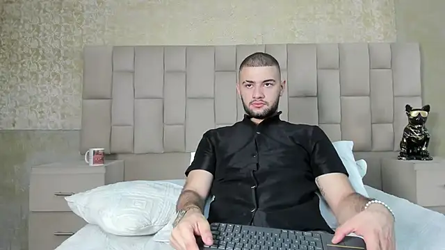 MaximusDick1  online show from 10/11/25, 03:29