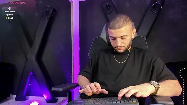 MaximusDick1  online show from 10/02/25, 02:59