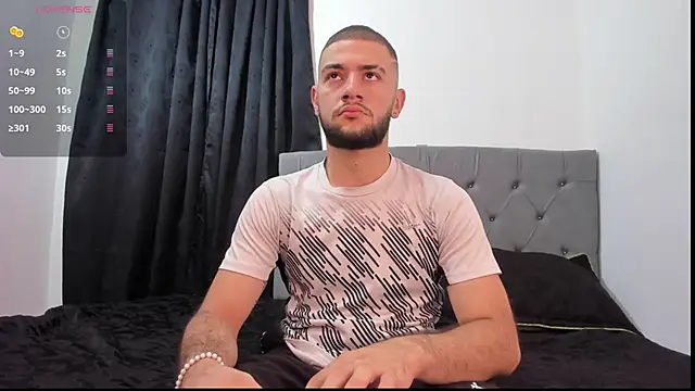 MaximusDick1  online show from 11/28/25, 04:34