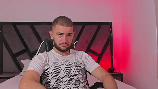 MaximusDick1  online show from 02/06/26, 12:34