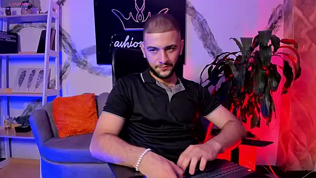 MaximusDick1  online show from 01/07/26, 03:55