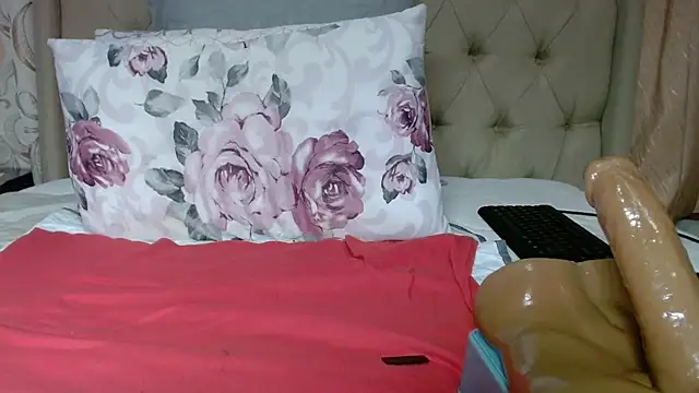 QUEENSHEBAxx01 online show from 02/06/26, 11:23