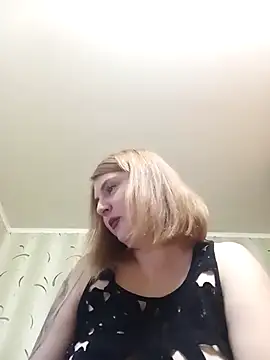 Snapshot of SckayilaGray chatting on 12/23/24, 10:44 SckayilaGray online show from 12/23/24, 10:44