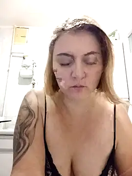 Snapshot of SckayilaGray chatting on 10/10/25, 02:51 SckayilaGray online show from 10/10/25, 02:51