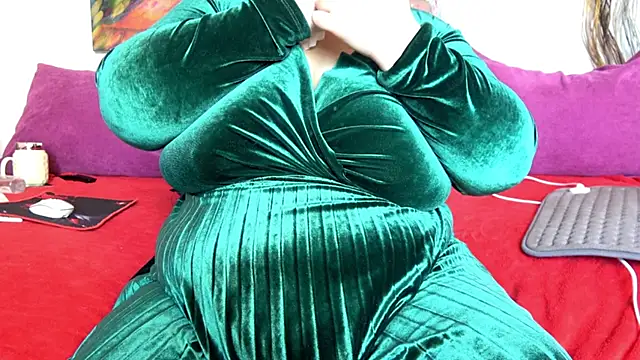 Snapshot of lindalovesexy chatting on 03/22/25, 06:43 lindalovesexy online show from 03/22/25, 06:43
