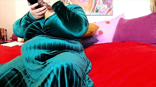 Snapshot of lindalovesexy chatting on 03/20/25, 06:19 lindalovesexy online show from 03/20/25, 06:19