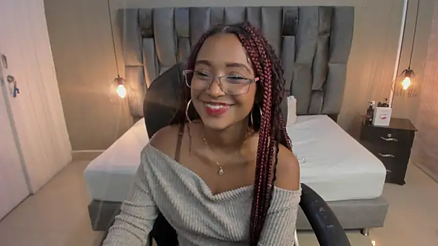 Lorena Vieira  online show from 03/12/25, 11:12