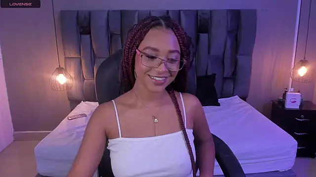 Lorena Vieira  online show from 02/27/25, 05:58