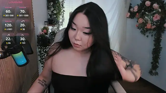 Snapshot of mei_honey_ chatting on 03/13/25, 01:29 mei honey  online show from 03/13/25, 01:29