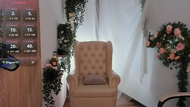 Snapshot of mei_honey_ chatting on 03/07/25, 02:01 mei honey  online show from 03/07/25, 02:01