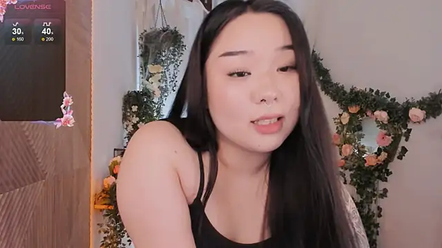 Snapshot of mei_honey_ chatting on 01/18/25, 01:40 mei honey  online show from 01/18/25, 01:40