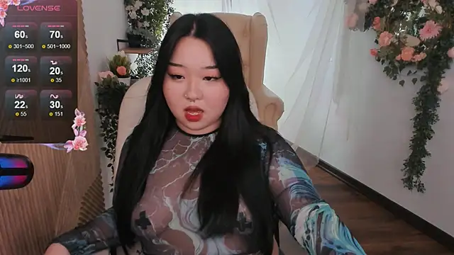 Snapshot of mei_honey_ chatting on 03/05/25, 05:50 mei honey  online show from 03/05/25, 05:50