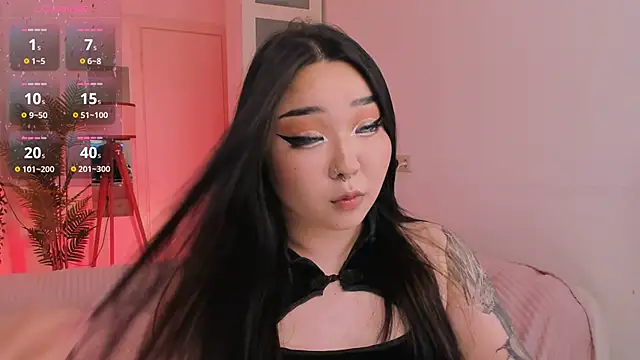 Snapshot of mei_honey_ chatting on 10/15/25, 09:56 mei honey  online show from 10/15/25, 09:56