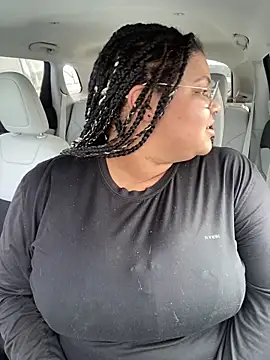 Snapshot of Ectorius chatting on 12/18/25, 06:23 Ectorius online show from 12/18/25, 06:23