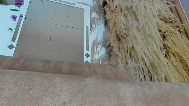 adhara hotter online show from 10/22/25, 08:30