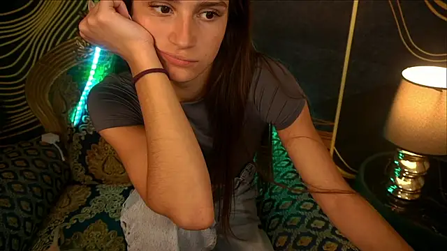 Snapshot of ValeryRoyale chatting on 03/08/25, 11:58 ValeryRoyale online show from 03/08/25, 11:58