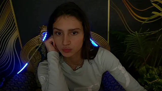 Snapshot of ValeryRoyale chatting on 02/04/25, 12:00 ValeryRoyale online show from 02/04/25, 12:00