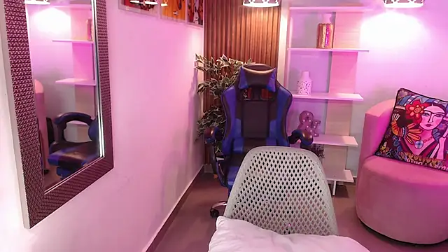 Dalila Sky online show from 09/25/25, 06:03