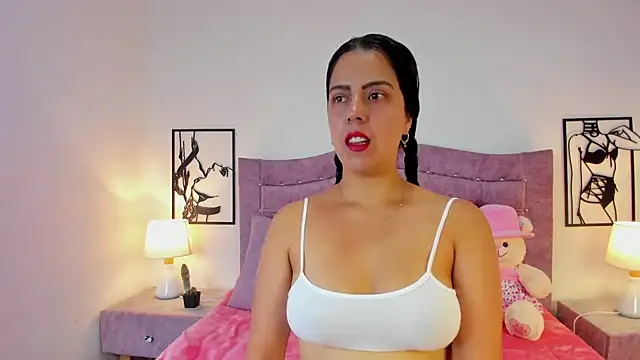 Snapshot of LunaSmitt chatting on 09/25/25, 12:22 LunaSmitt online show from 09/25/25, 12:22