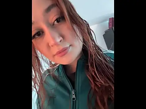 SalommeFlores online show from 11/11/25, 08:36