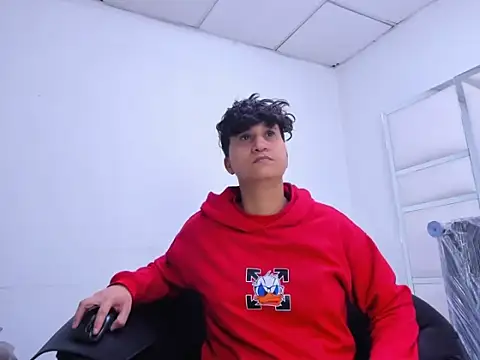 Im Milan Rs online show from 09/26/25, 03:57