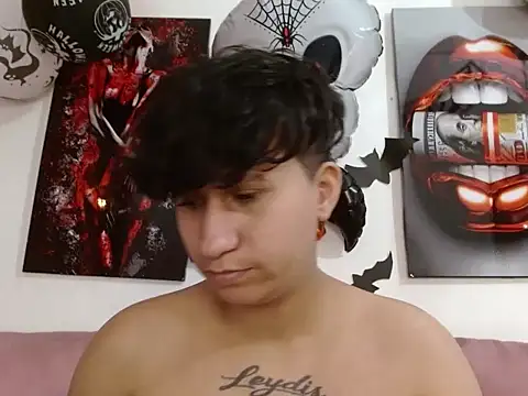 Im Milan Rs online show from 10/23/25, 07:56