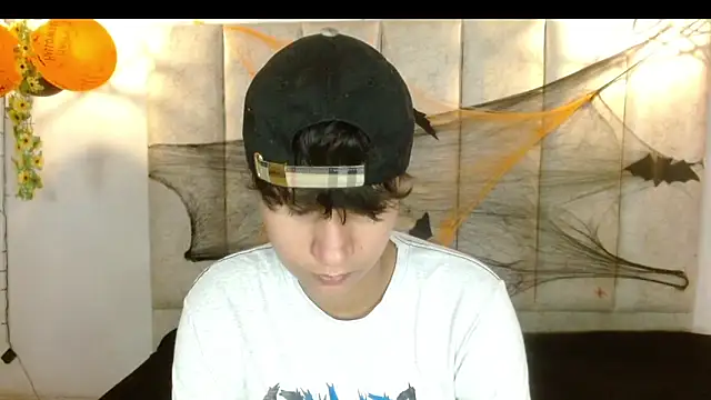 Im Milan Rs online show from 10/29/25, 03:27