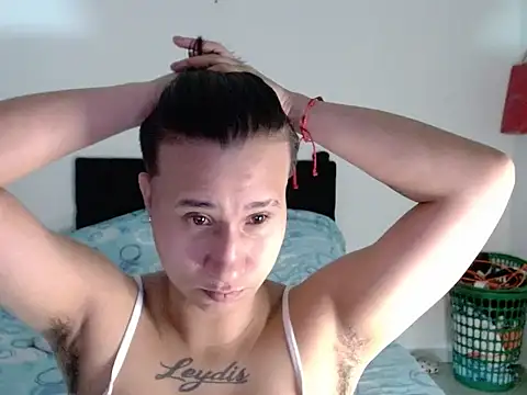 Snapshot of Im_Milan_Rs chatting on 12/23/25, 03:06 Im Milan Rs online show from 12/23/25, 03:06