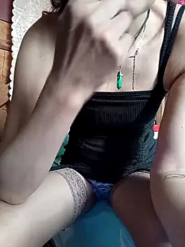 Snapshot of NanitaFun chatting on 10/21/25, 06:51 NanitaFun online show from 10/21/25, 06:51