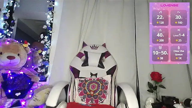 Snapshot of NanitaFun chatting on 12/22/24, 12:28 NanitaFun online show from 12/22/24, 12:28