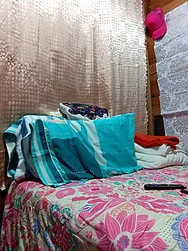 Snapshot of NanitaFun chatting on 10/05/25, 11:17 NanitaFun online show from 10/05/25, 11:17