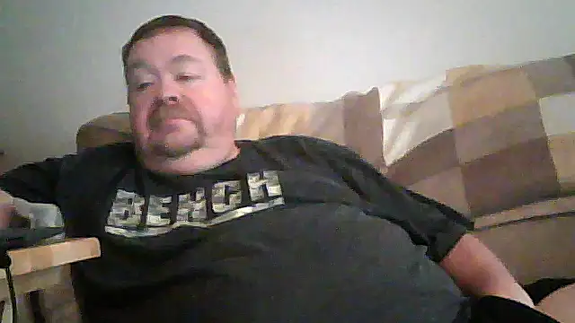 Snapshot of hitman_35 chatting on 07/05/26, 10:49 hitman 35 online show from 07/05/26, 10:49