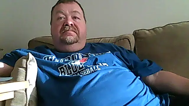 Snapshot of hitman_35 chatting on 07/02/26, 02:23 hitman 35 online show from 07/02/26, 02:23