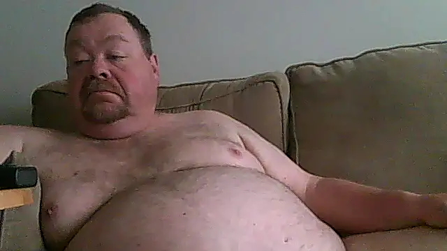 Snapshot of hitman_35 chatting on 06/17/26, 04:39 hitman 35 online show from 06/17/26, 04:39