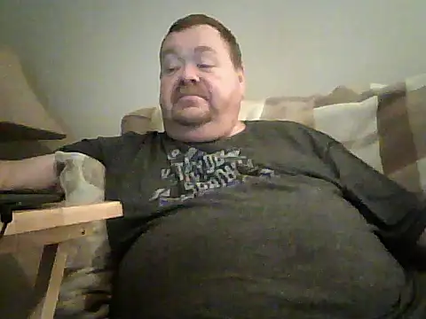 Snapshot of hitman_35 chatting on 11/18/25, 05:33 hitman 35 online show from 11/18/25, 05:33