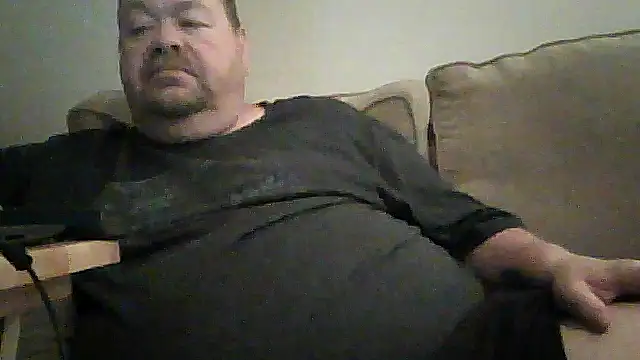 Snapshot of hitman_35 chatting on 06/16/26, 03:28 hitman 35 online show from 06/16/26, 03:28