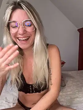 carlaaa online show from 10/07/25, 08:10