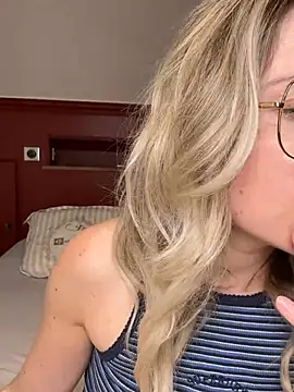 carlaaa online show from 04/30/26, 08:16