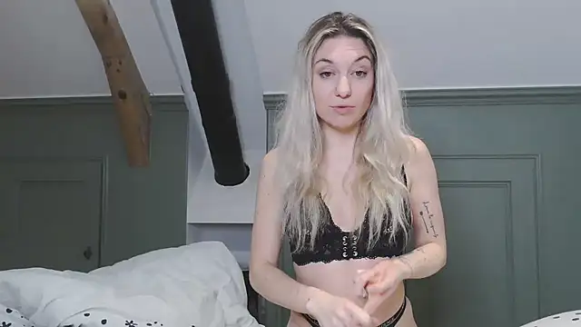 carlaaa online show from 02/13/25, 09:38