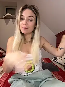 carlaaa online show from 11/17/25, 10:36