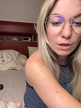 carlaaa online show from 04/15/26, 08:31