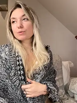 carlaaa online show from 11/06/25, 07:51