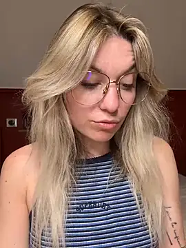 carlaaa online show from 04/23/26, 08:43