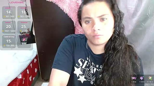 Snapshot of Alia_grey21 chatting on 11/04/25, 03:38 Alia grey21 online show from 11/04/25, 03:38