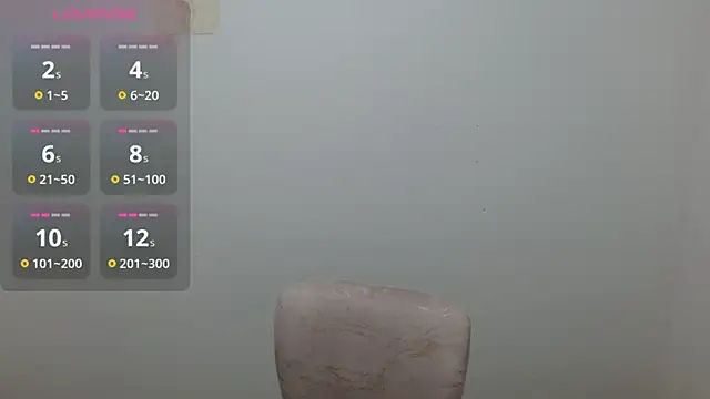 Snapshot of Alia_grey21 chatting on 11/26/25, 03:06 Alia grey21 online show from 11/26/25, 03:06