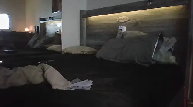 Snapshot of Edward_LongCock chatting on 01/15/25, 11:21 Edward LongCock online show from 01/15/25, 11:21