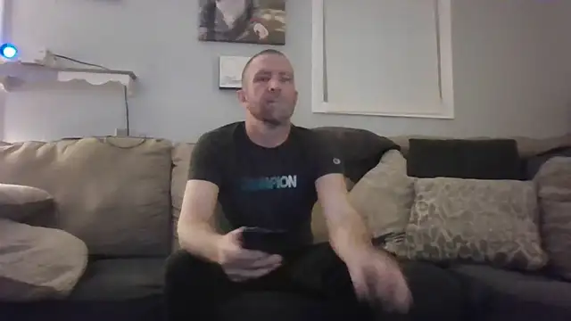 Snapshot of Edward_LongCock chatting on 12/17/24, 04:45 Edward LongCock online show from 12/17/24, 04:45