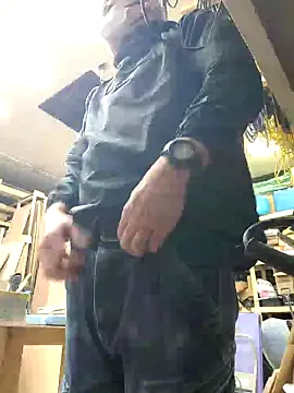 Snapshot of da--------i chatting on 02/19/25, 06:44 da--------i online show from 02/19/25, 06:44