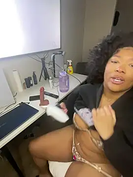 Snapshot of dvtbvby chatting on 03/05/25, 08:32 dvtbvby online show from 03/05/25, 08:32