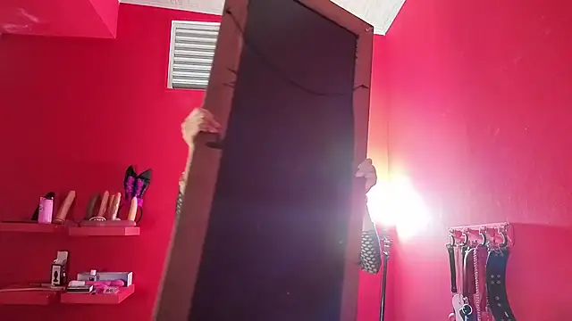 Ambar Roux  online show from 03/05/26, 01:30